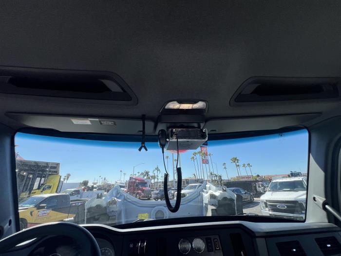 2026 Peterbilt 548-24