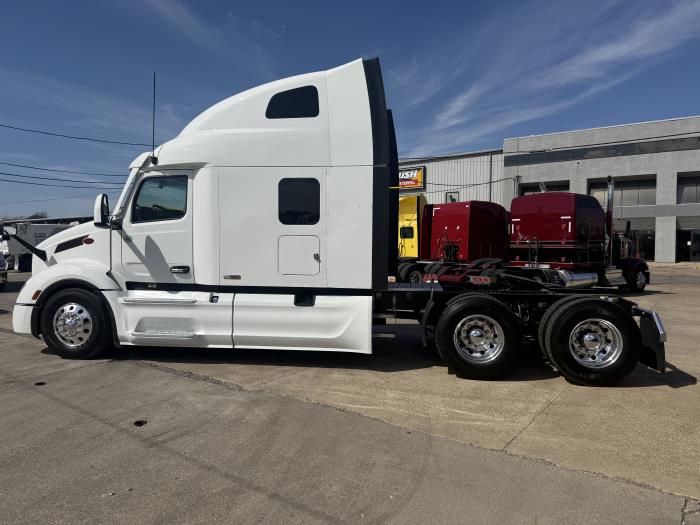 2024 Peterbilt 579-44