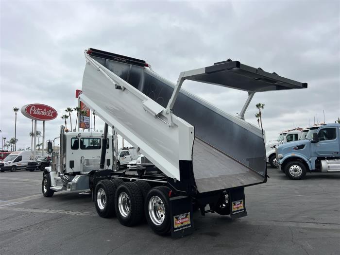 2027 Peterbilt 589-24