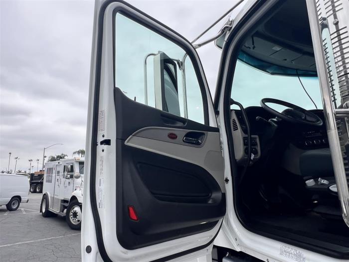 2027 Peterbilt 589-26