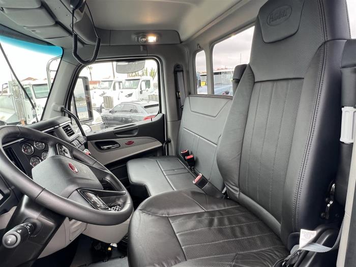 2026 Peterbilt 589-30