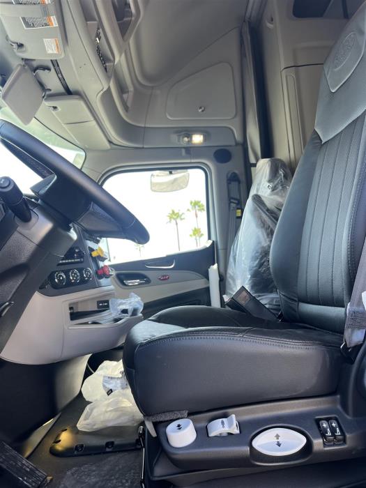 2026 Peterbilt 579-17