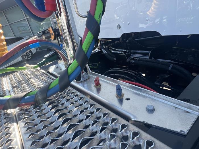 2027 Peterbilt 589-7