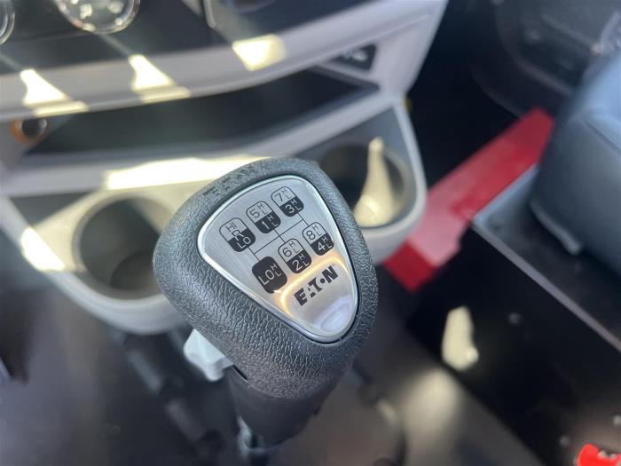 2027 Peterbilt 589-18