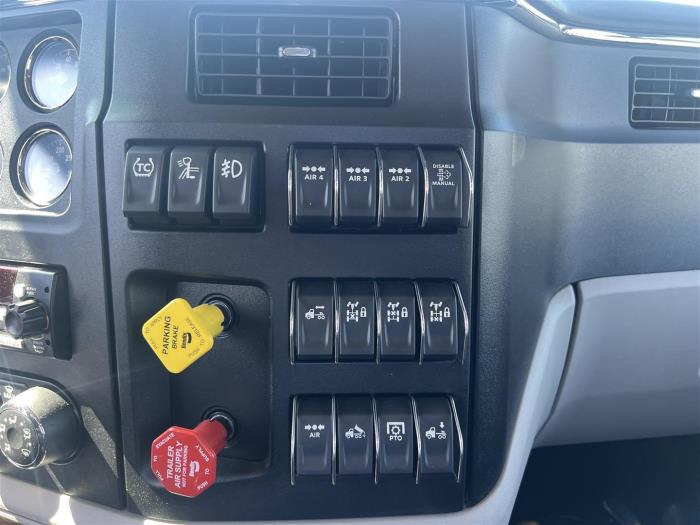 2027 Peterbilt 589-19