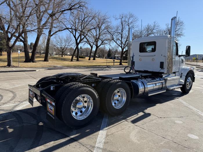 2027 Peterbilt 567-6