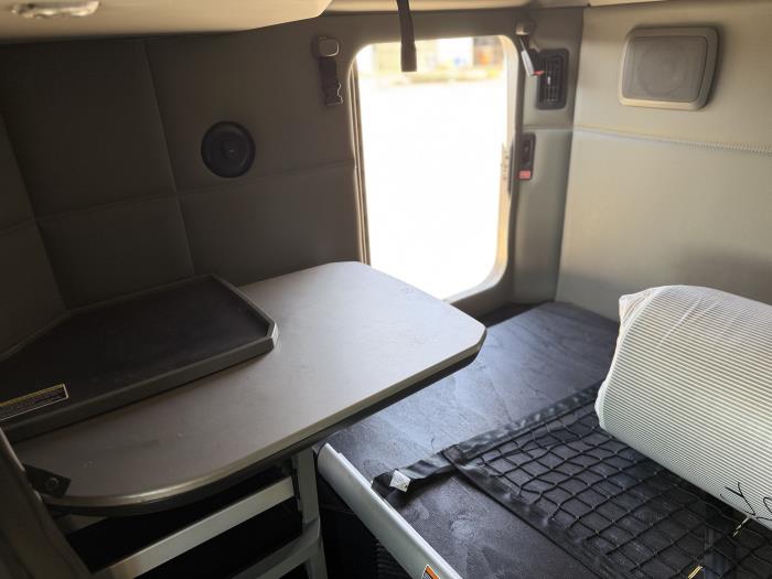 2021 Kenworth T680-23