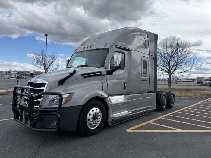 2022 Freightliner Cascadia-0