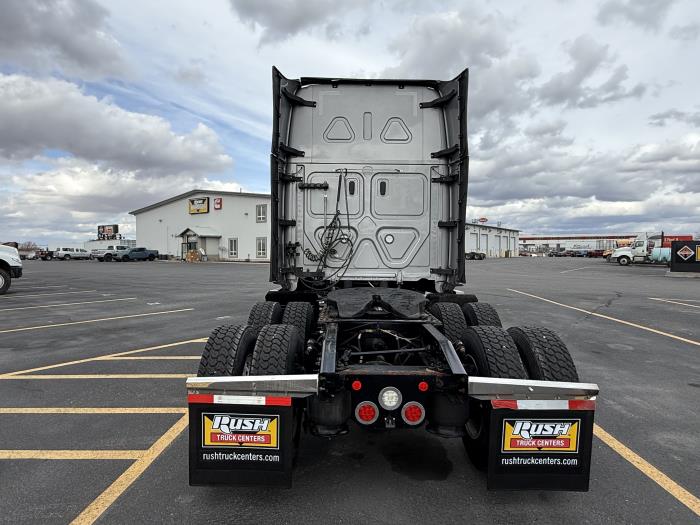 2022 Freightliner Cascadia-3