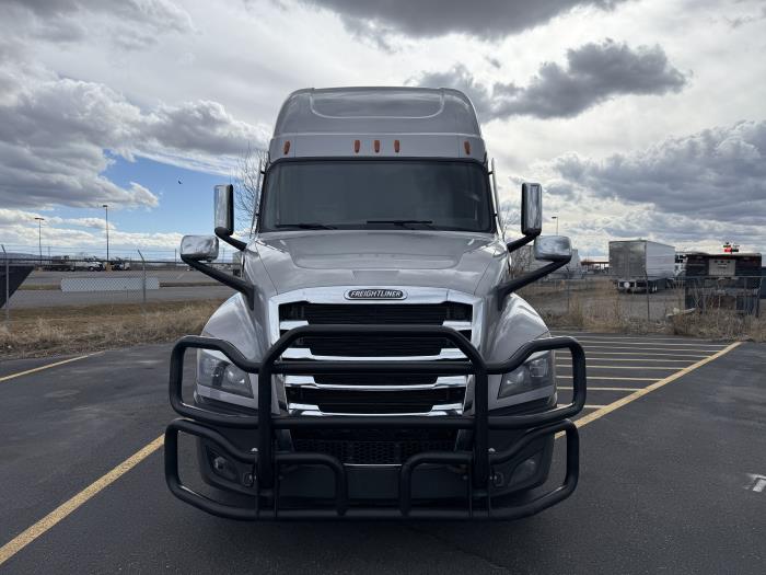 2022 Freightliner Cascadia-7