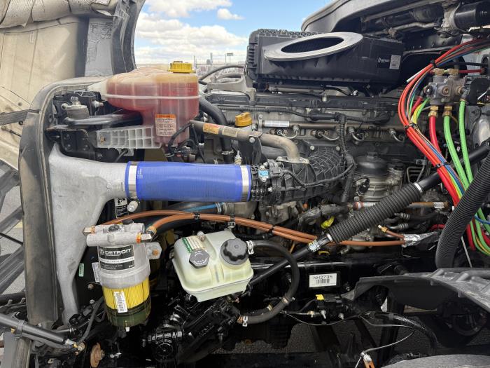 2022 Freightliner Cascadia-16