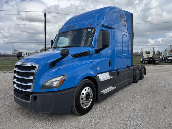 2022 Freightliner Cascadia-1
