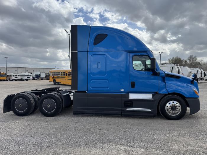 2022 Freightliner Cascadia-4