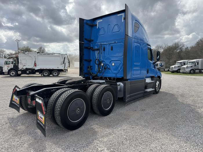 2022 Freightliner Cascadia-5