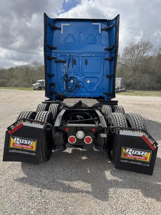 2022 Freightliner Cascadia-6