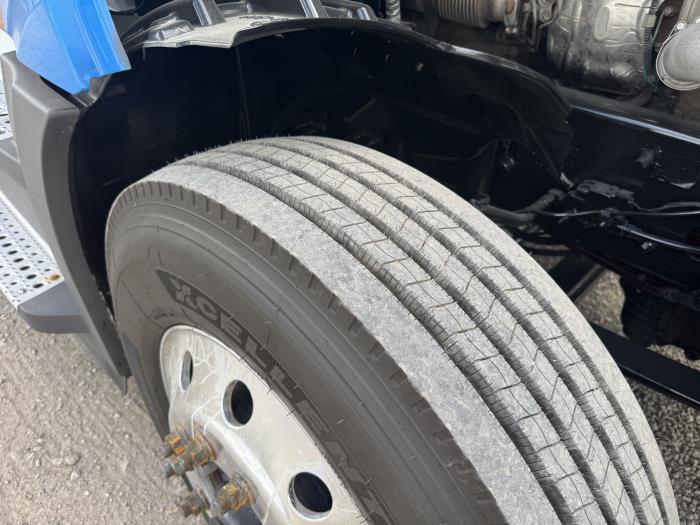 2022 Freightliner Cascadia-11