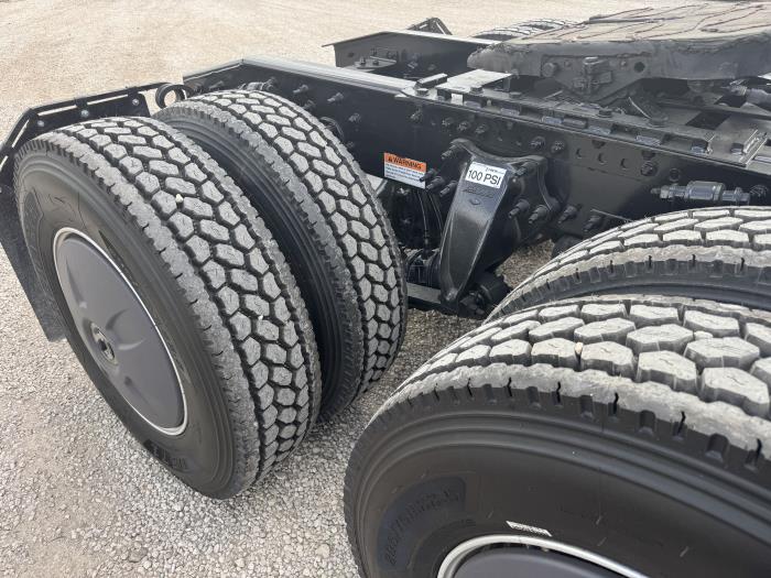 2022 Freightliner Cascadia-12