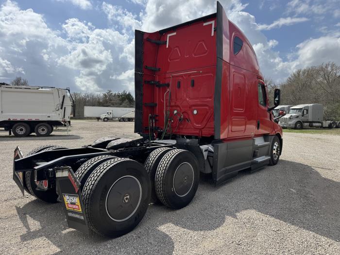 2022 Freightliner Cascadia-5