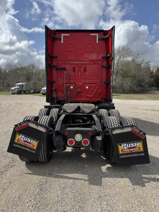 2022 Freightliner Cascadia-6
