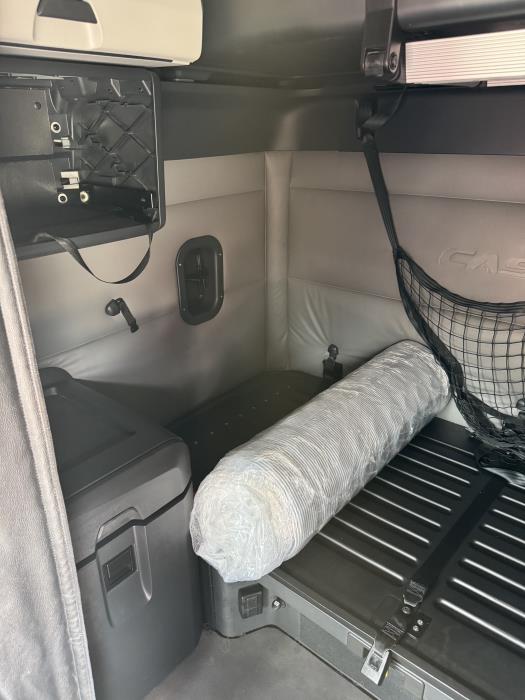 2022 Freightliner Cascadia-15