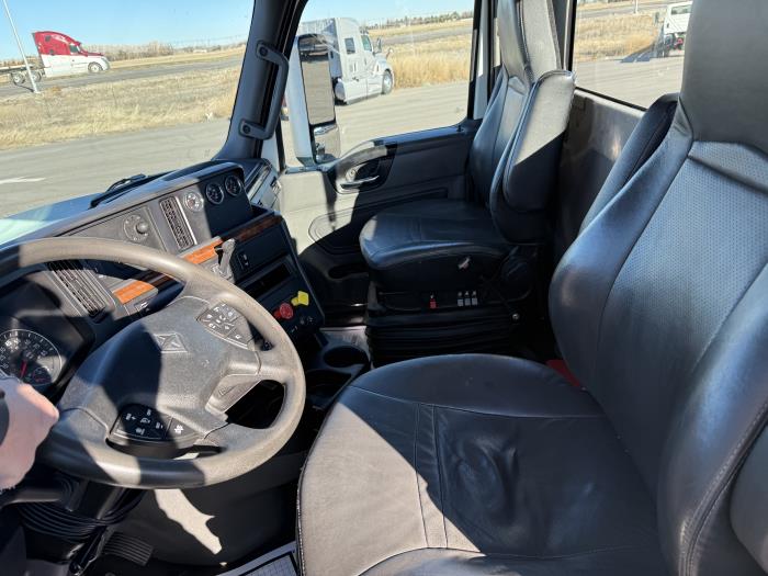 2020 International LT625-8