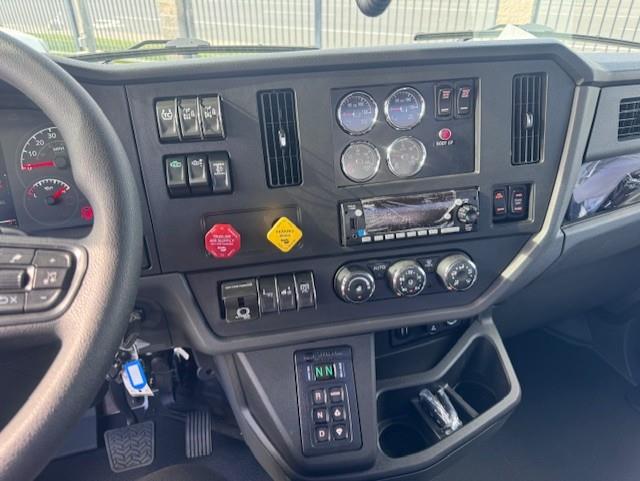 2026 Peterbilt 548-17