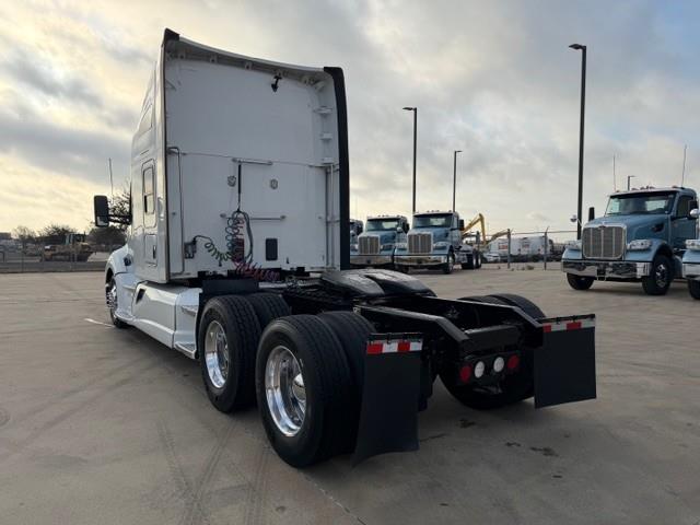 2022 Kenworth T680-4