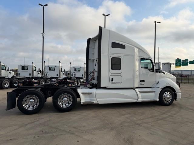 2022 Kenworth T680-7