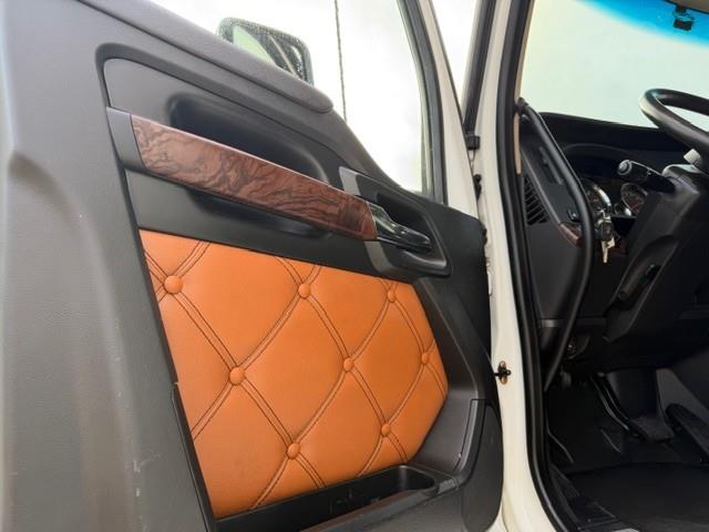 2022 Kenworth T680-18