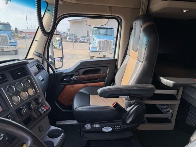 2022 Kenworth T680-21