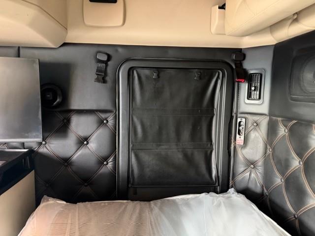 2022 Kenworth T680-25