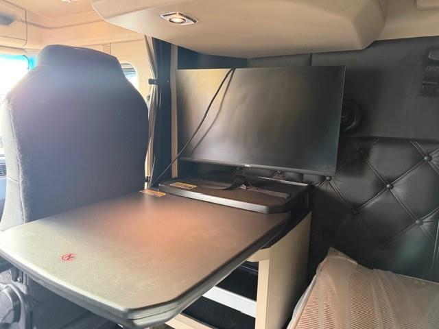 2022 Kenworth T680-26