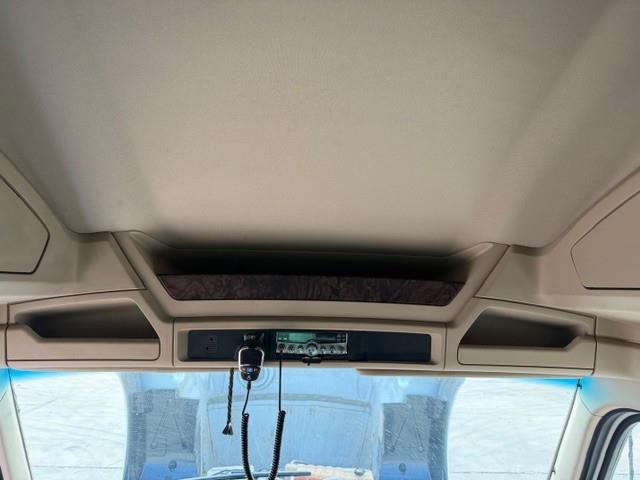 2022 Kenworth T680-32