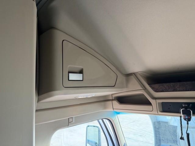 2022 Kenworth T680-33