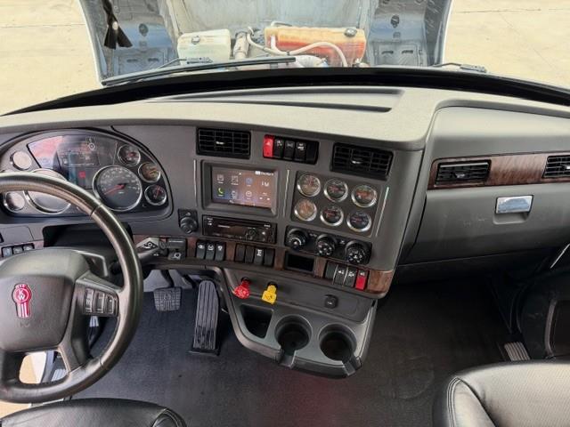2022 Kenworth T680-41