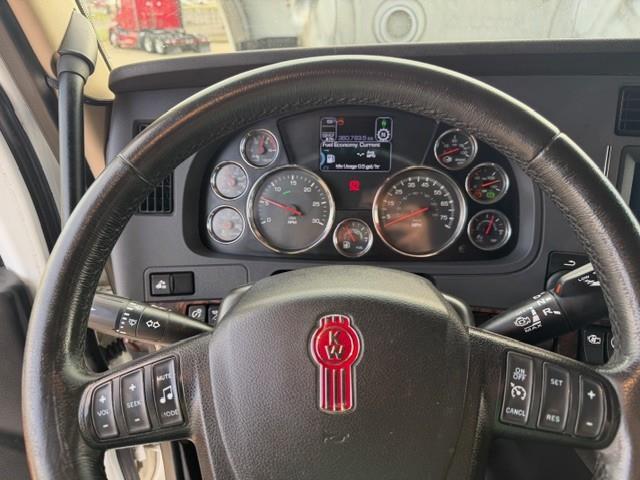 2022 Kenworth T680-36