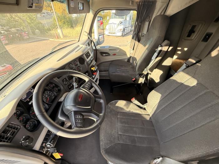 2020 Peterbilt 579-9