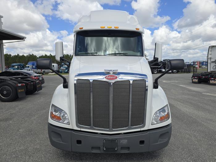 2021 Peterbilt 579-7