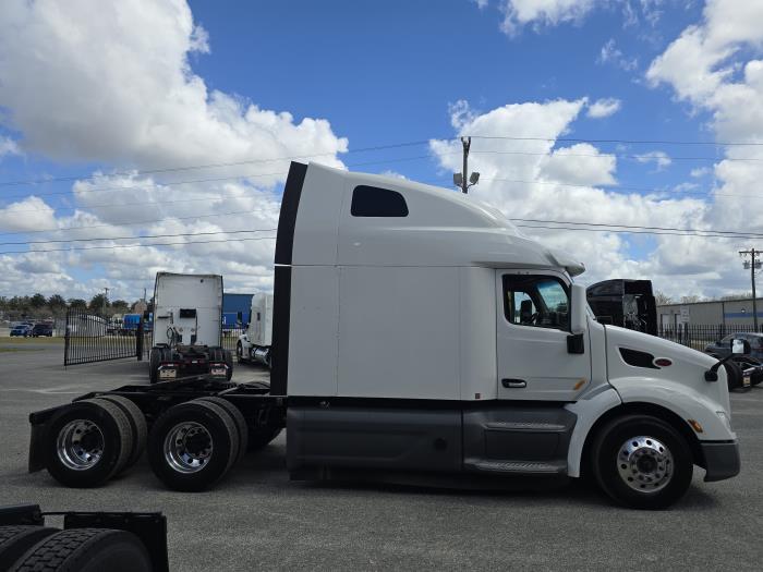 2021 Peterbilt 579-5