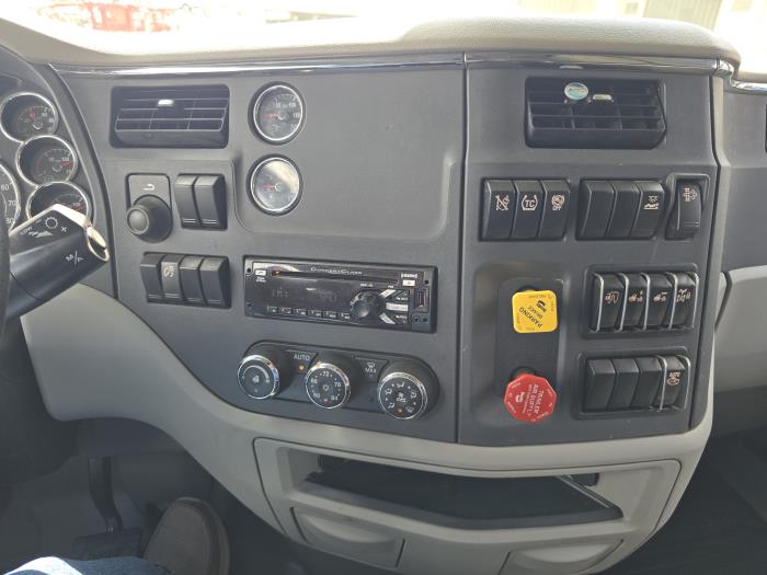 2021 Peterbilt 579-16