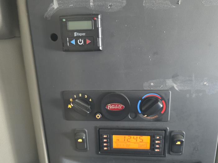 2021 Peterbilt 579-13