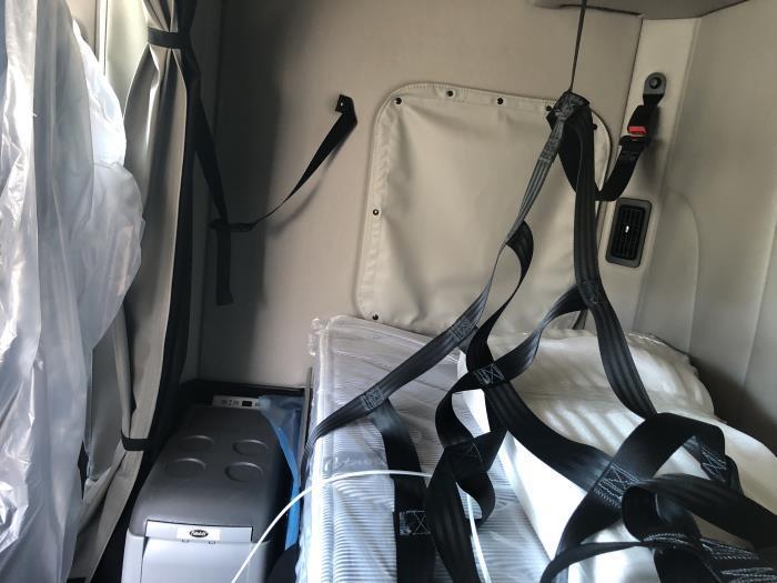 2025 Peterbilt 579-10