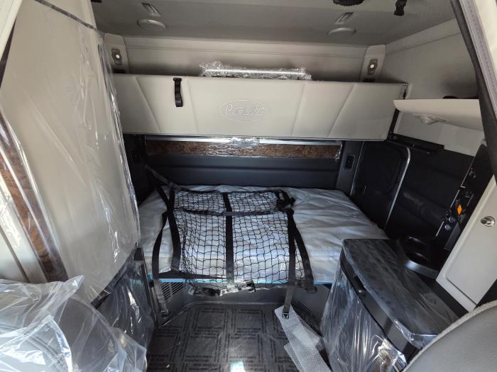 2027 Peterbilt 589-15