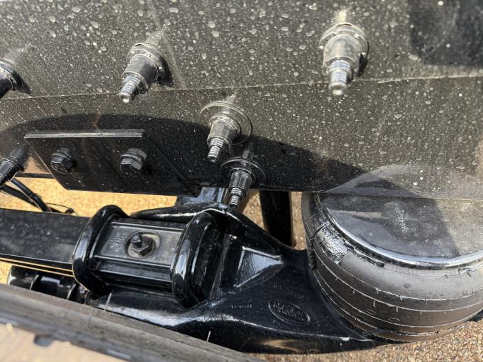 2027 Peterbilt 567-21