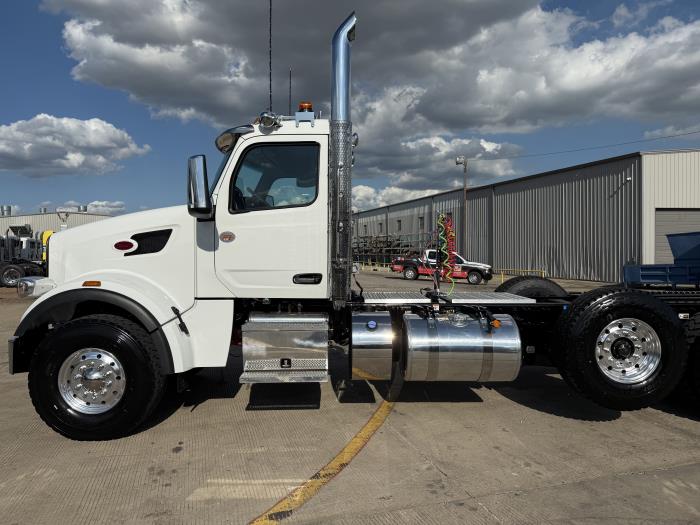 2027 Peterbilt 567-5