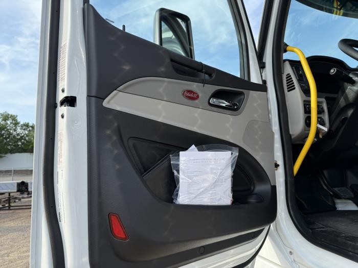 2027 Peterbilt 567-29