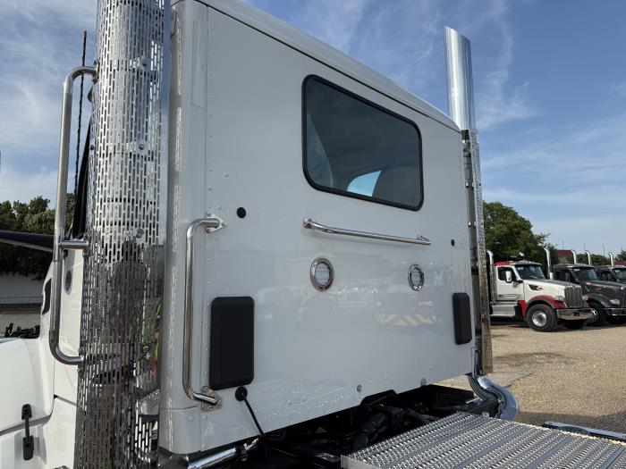 2027 Peterbilt 567-18