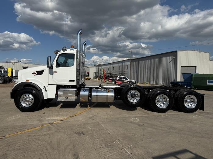 2027 Peterbilt 567-4