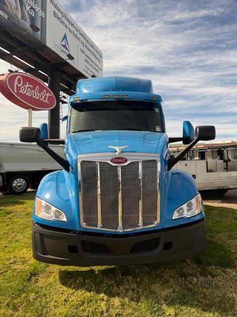 2025 Peterbilt 579-0