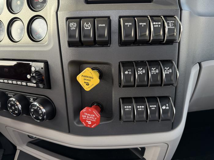 2027 Peterbilt 567-36